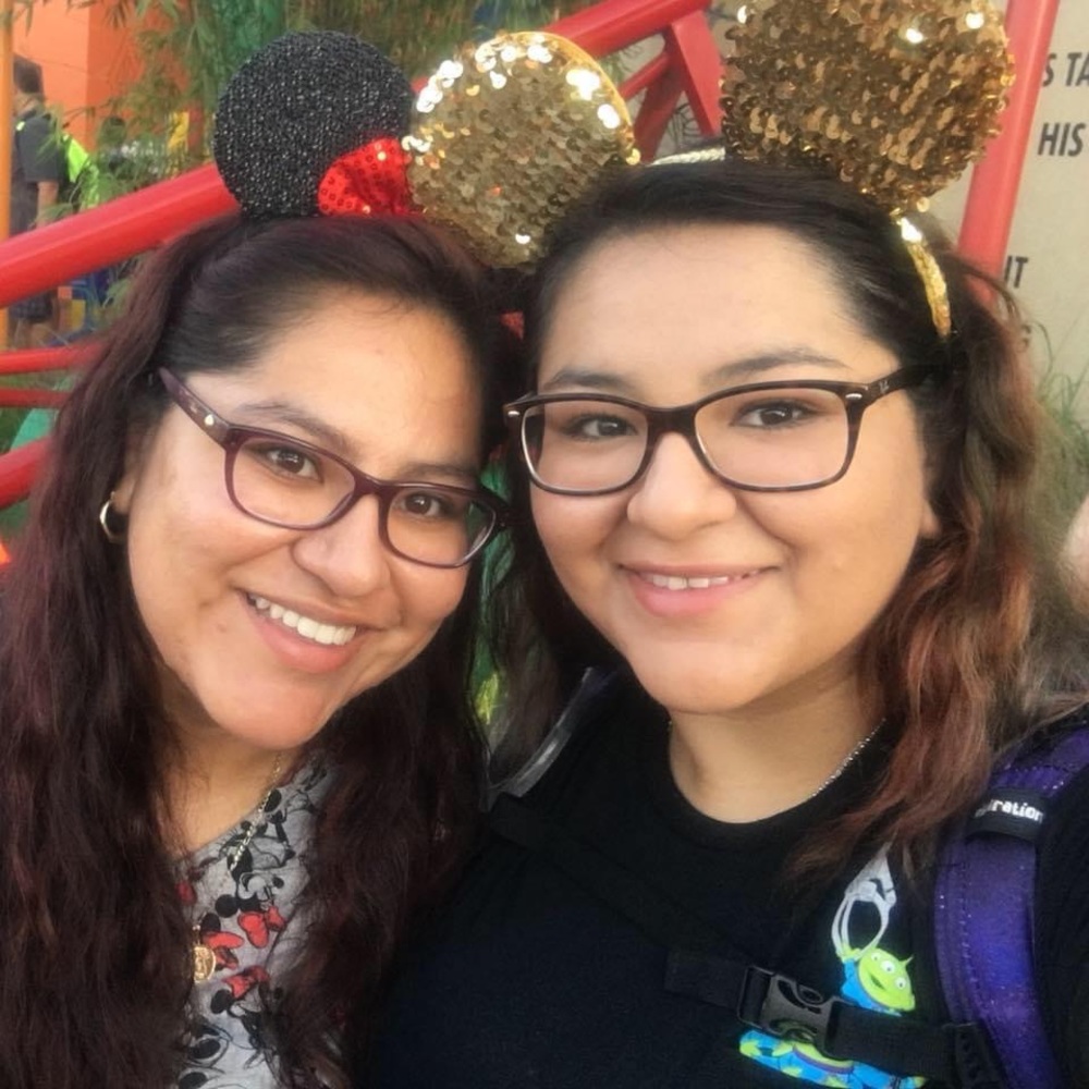 Meet your Posher, Aless & Krystina